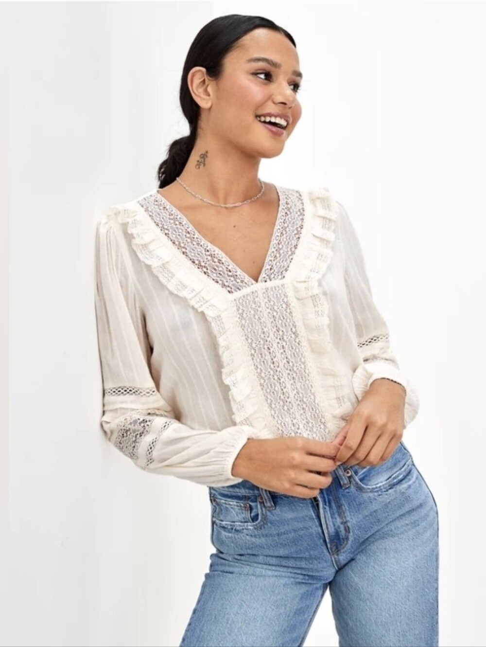 American Eagle V-Neck Ruffle Lace Off White Blouse nwt